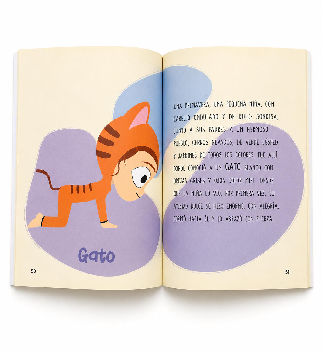 Ebook Cuentos que Abrazan en un escritorio de lectura "Escritorio de lectura iluminado donde se aprecia una libreta abierta con el título 'Cuentos que Abrazan', creando un ambiente acogedor para la lectura consciente y diversión."